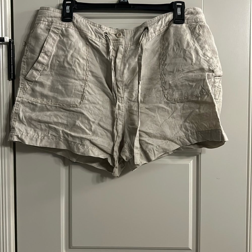 Women’s linen shorts